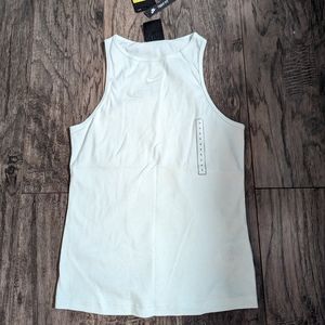 2/$20 ✨Nike Tank Top